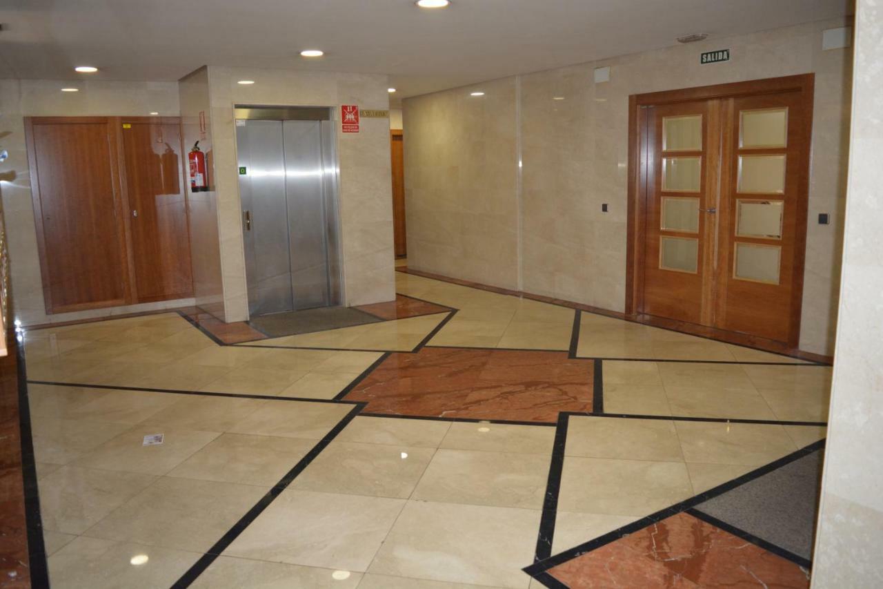 Apartamento Edificio Plaza Gran Via Саламанка Екстериор снимка